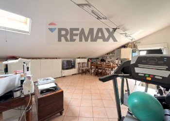 Palestra - Trilocale via Nicolò Copernico
 
6, Pero - foto 27