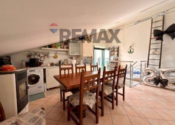 Sala da pranzo - Trilocale via Nicolò Copernico
 
6, Pero - foto 30