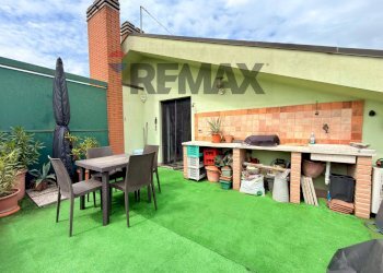 Terrazza - Trilocale via Nicolò Copernico
 
6, Pero - foto 32