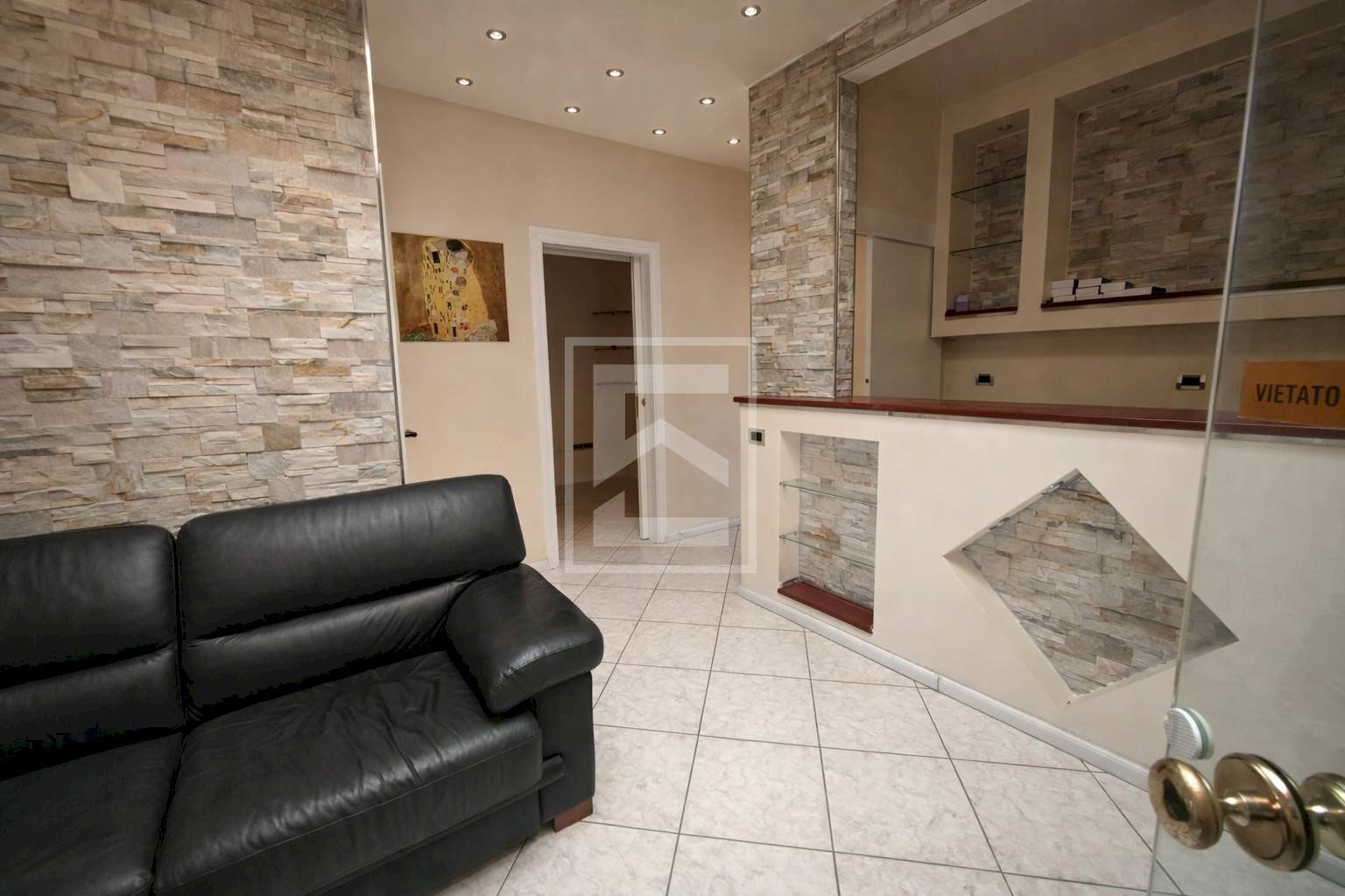 Foto 1 - Shop via marconi
 
133, Desenzano del Garda - photo 1