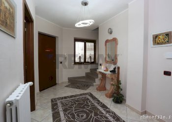 Hall / corridoio - Villa a Schiera via podgora
 
20, Santhià - foto 23