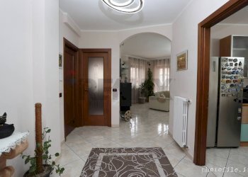 Hall / corridoio - Villa a Schiera via podgora
 
20, Santhià - foto 24