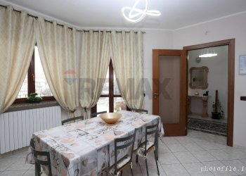 Sala da pranzo - Villa a Schiera via podgora
 
20, Santhià - foto 35