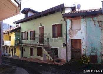 Casa all\'aperto - Casa semi indipendente Via Notaio Landorno
 
10, Palazzo Canavese - foto 1