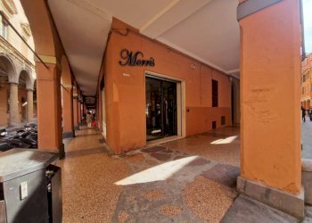 Zona - Negozio via de' Falegnami, 7, Bologna (zona Centro Storico) - foto 3