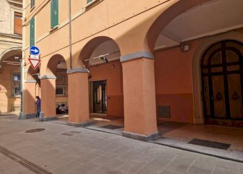 Zona - Negozio via de' Falegnami, 7, Bologna (zona Centro Storico) - foto 6