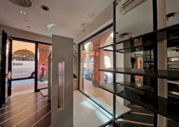 Interno non residenziale - Negozio via de' Falegnami, 7, Bologna (zona Centro Storico) - foto 11