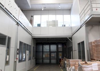 Interno non residenziale - Capannone via dei Lapidari, Bologna (zona Corticella) - foto 31