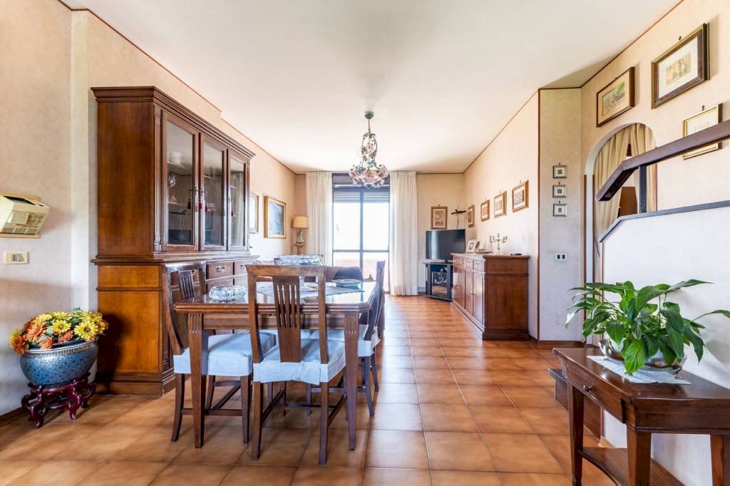 Salone - Quadrilocale via Busto Arsizio, 15, Roma - foto 2