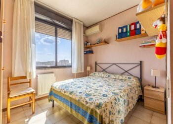 Camera da letto - Quadrilocale via Busto Arsizio, 15, Roma - foto 17