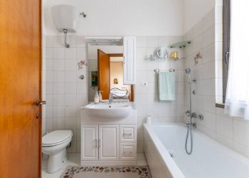 Bagno - Quadrilocale via Busto Arsizio, 15, Roma - foto 24