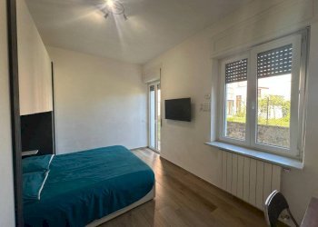 Camera da letto - Three-room apartment via Nino Locarno, 66, Samarate - photo 11