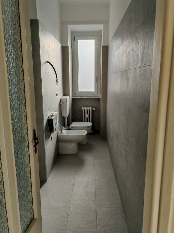 Bagno - Bilocale via Guido Rey, 12, Torino (zona Pozzo Strada) - foto 3