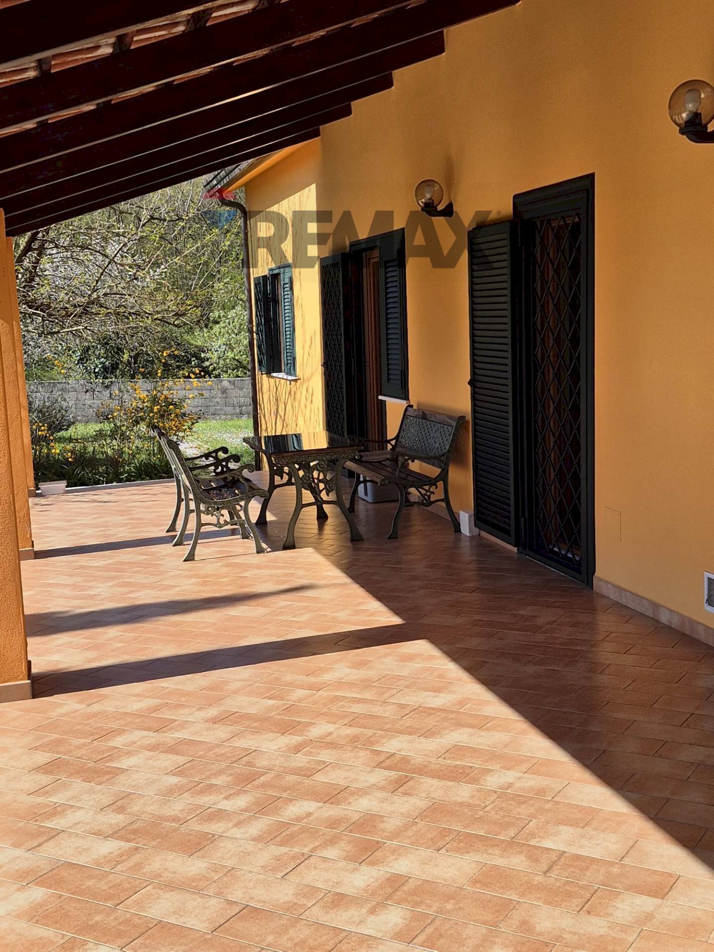 Patio - Villa via Nuticci
 
SNC, Liberi - foto 1