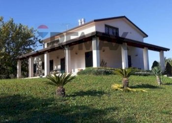 Casa all\'aperto - Villa via Nuticci
 
SNC, Liberi - foto 1