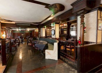 Foto 2 - Commercial Activity via raffaele morghen
 
137, Napoli - photo 2