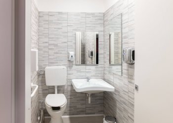 Foto 15 - Commercial Activity via nicola ricciardi
 
5, Napoli - photo 15