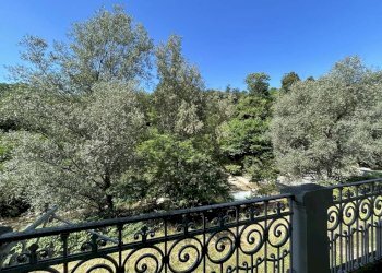 Foto 3 - Stabile - Palazzo Frazione Donno
 
8, Strona - foto 3