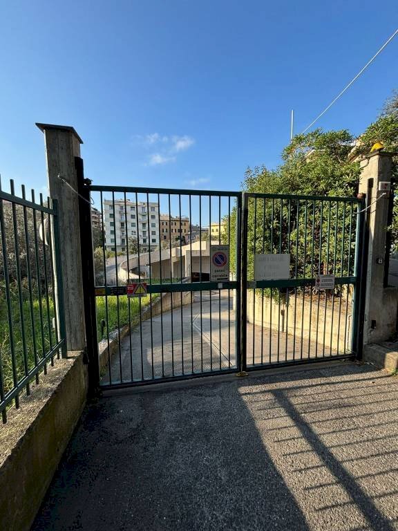 Cortile interno - Box via Puggia, Genova (neighborhood Albaro) - photo 1