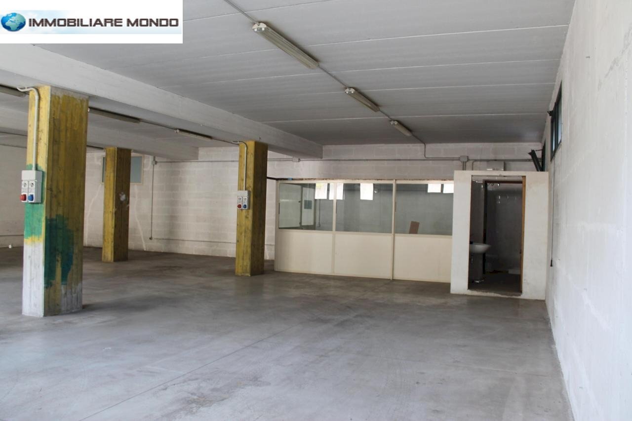 Foto 1 - Capannone Viale dei Pini, Termoli - foto 1