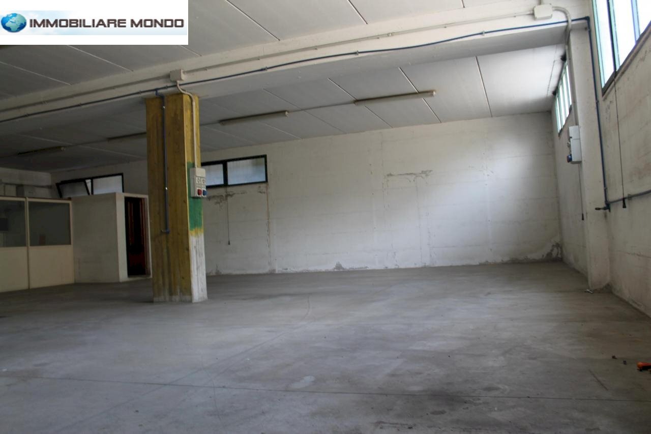 Foto 2 - Capannone Viale dei Pini, Termoli - foto 2