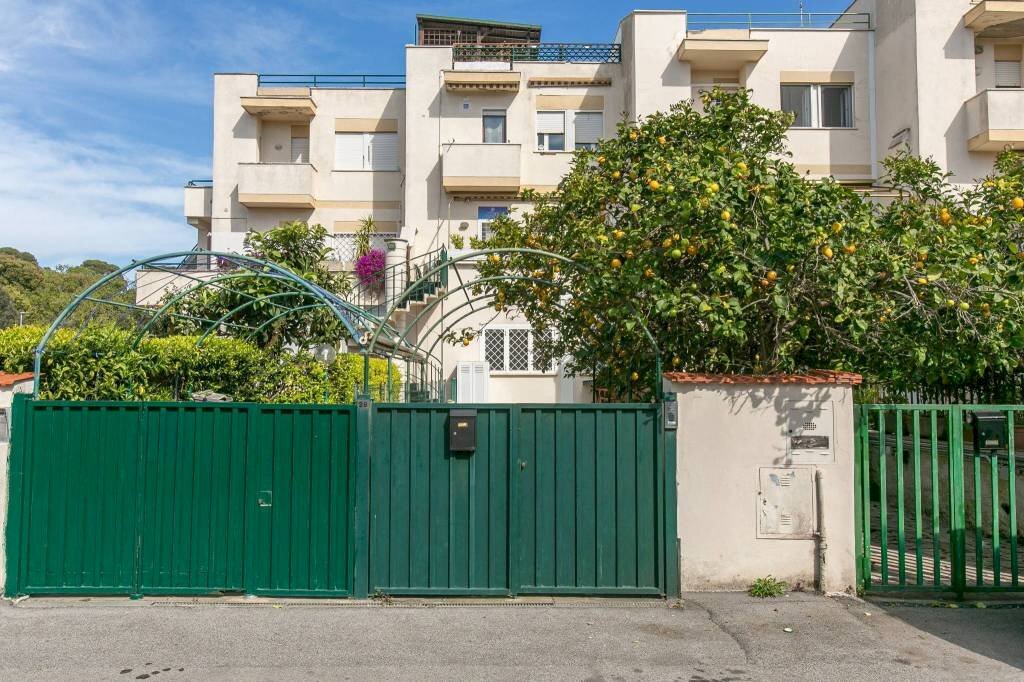 Facciata - Trilocale via Andromaca, 28, Anzio - foto 3