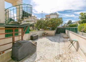 Cortile interno - Trilocale via Andromaca, 28, Anzio - foto 39