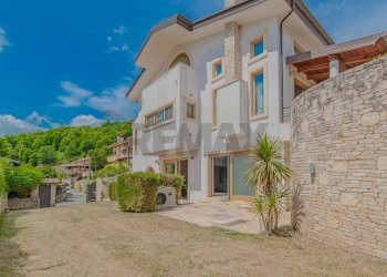 Casa all\'aperto - Villa via savotani
 
snc, Cerisano - foto 1