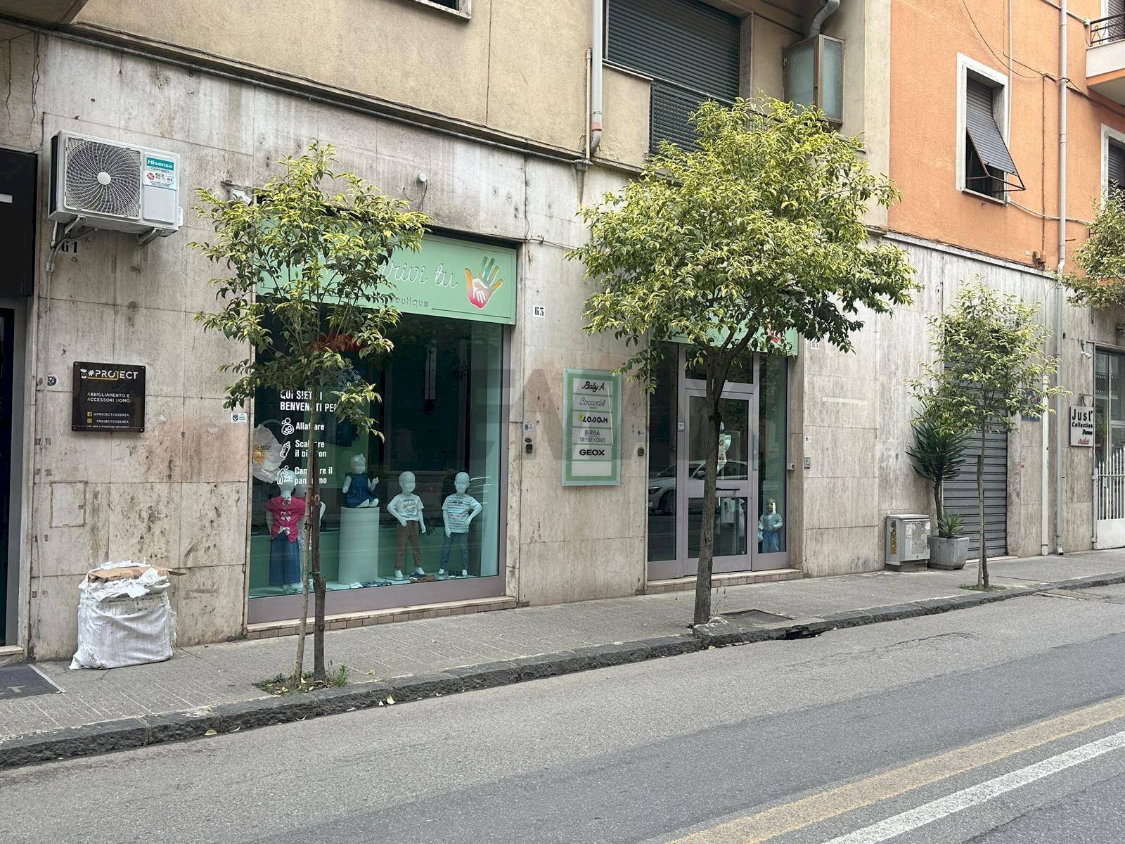 Edificio all\'aperto - Commercial Premises VIA MONTESANTO
 
63/65, Cosenza - photo 2