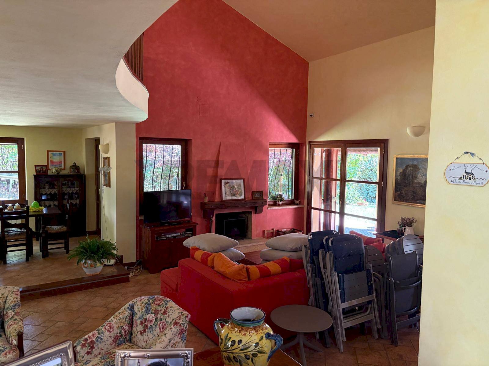 Soggiorno - Villa via croce
 
1, Cerisano - foto 3