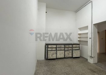 retrobottega - Commercial Premises Via Carlo Cattaneo
 
82/B, Cosenza - photo 8