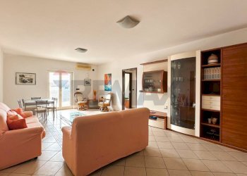 Soggiorno - sala da pranzo 1 - Appartamento via dei Bizantini
 
2, Belvedere Marittimo - foto 8