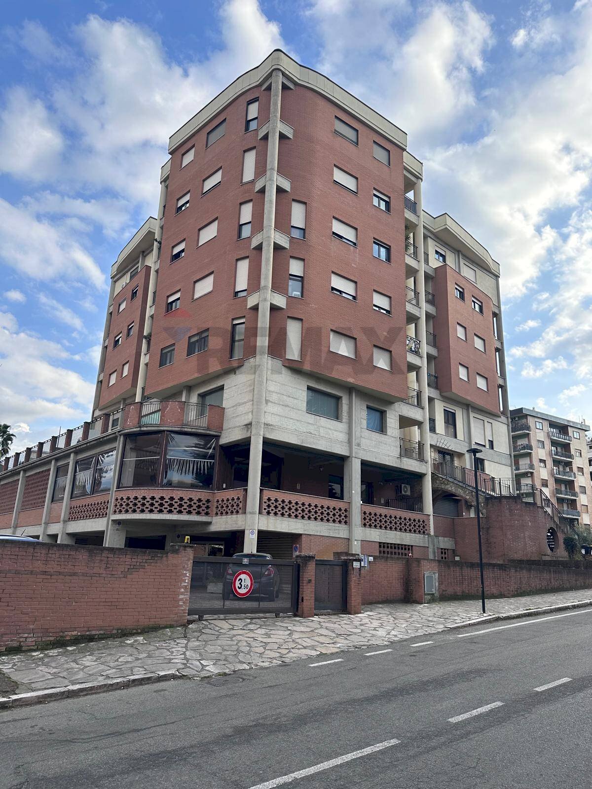 Edificio all\'aperto - Three-room apartment via adige
 
16, Rende - photo 2