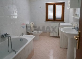 Bagno - Independent house Via Ettore Majorana
 
25, Rende - photo 11