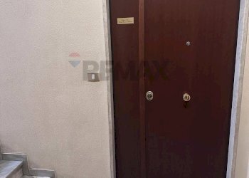 Hall / corridoio - Trilocale via delle medaglie d'oro
 
93, Cosenza - foto 4