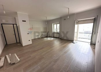 Stanza vuota - Trilocale via delle medaglie d'oro
 
93, Cosenza - foto 8