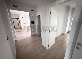 Hall / corridoio - Trilocale via delle medaglie d'oro
 
93, Cosenza - foto 15