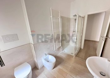 Bagno - Trilocale via delle medaglie d'oro
 
93, Cosenza - foto 18