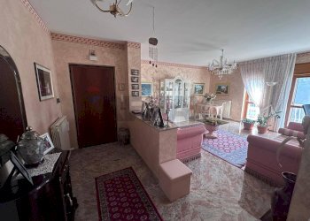 Soggiorno - Appartamento via antonio de curtis
 
7, Rovito - foto 3