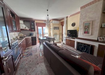 Sala da pranzo - Appartamento via antonio de curtis
 
7, Rovito - foto 7