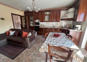 Sala da pranzo - Trilocale via antonio de curtis
 
7, Rovito - foto 11