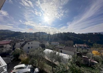 Edificio all\'aperto - Trilocale via antonio de curtis
 
7, Rovito - foto 13