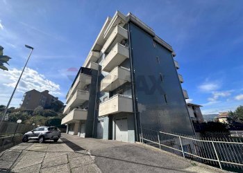 Edificio all\'aperto - Trilocale via accattatis
 
53, Cosenza - foto 3