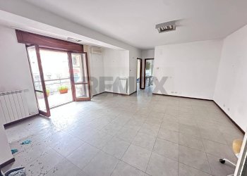 Stanza vuota - Trilocale via giuseppe tommasi
 
25, Cosenza - foto 8