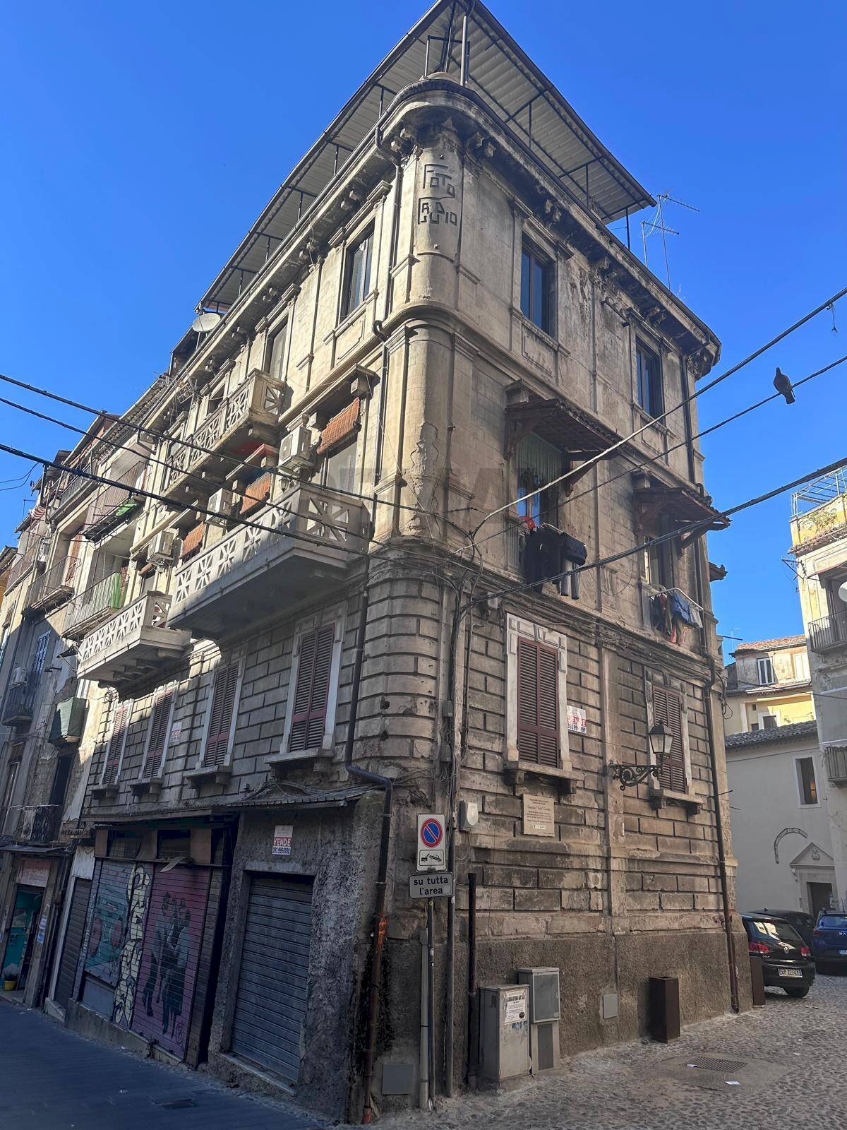 Edificio all\'aperto - Attico piazza san giovanni gerosolomitano
 
3, Cosenza - foto 2