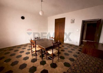 Sala da pranzo - Quadrilocale Via Duomo
 
15, Bisignano - foto 1