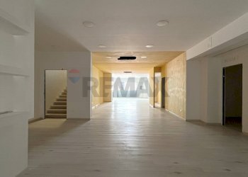 Hall / corridoio - Commercial Premises VIA PIAVE
 
5 D, Cosenza - photo 16