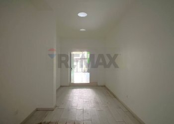 Stanza vuota - Commercial Premises VIA PIAVE
 
5 D, Cosenza - photo 24