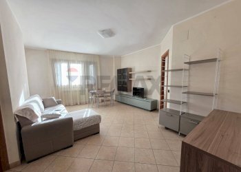 Soggiorno - Three-room apartment largo delle vittime delle Foibe
 
8, Cosenza - photo 3