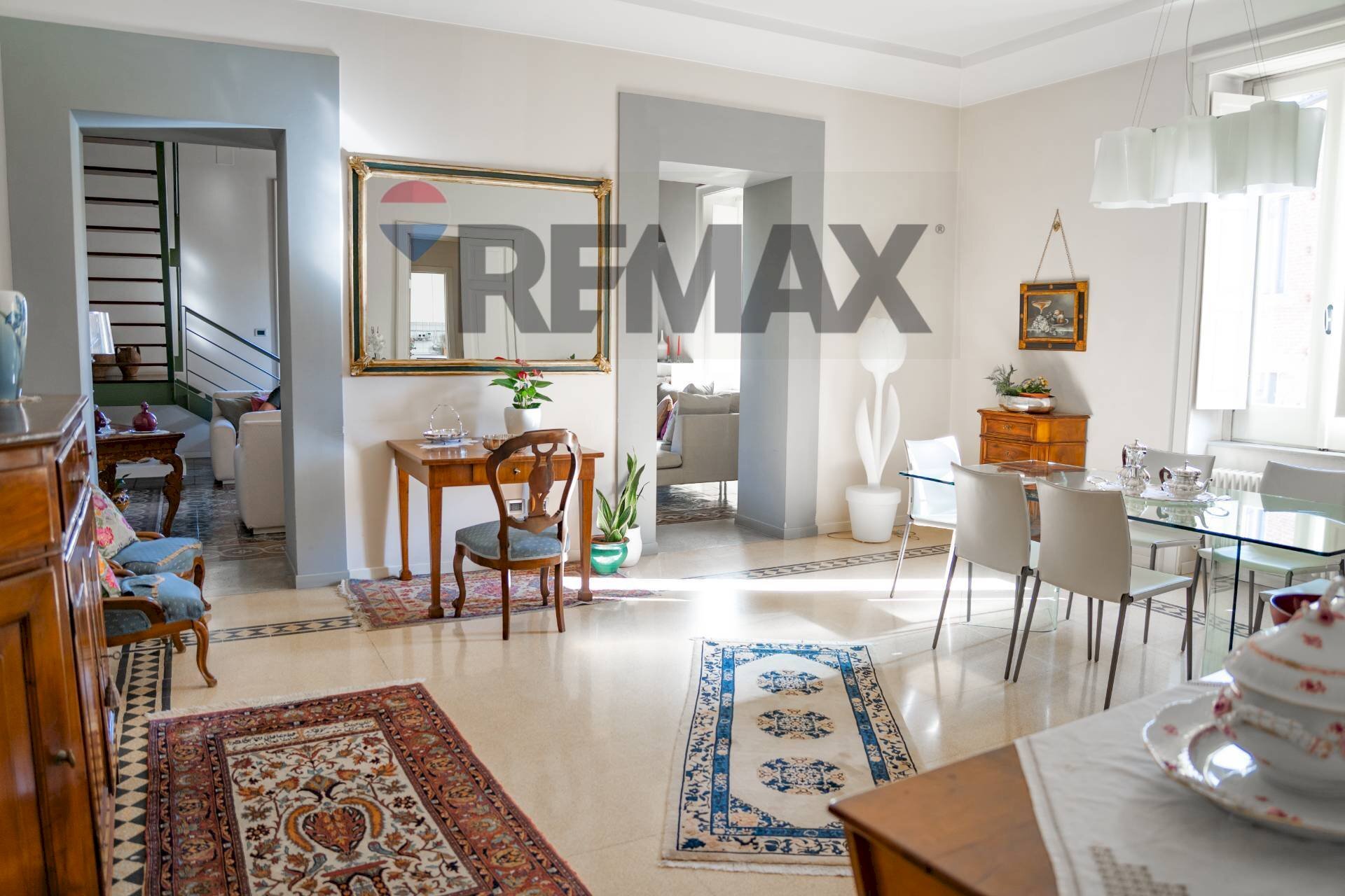 Sala da pranzo - Villa Bifamiliare Via Dei Martiri
15, Cosenza - foto 2